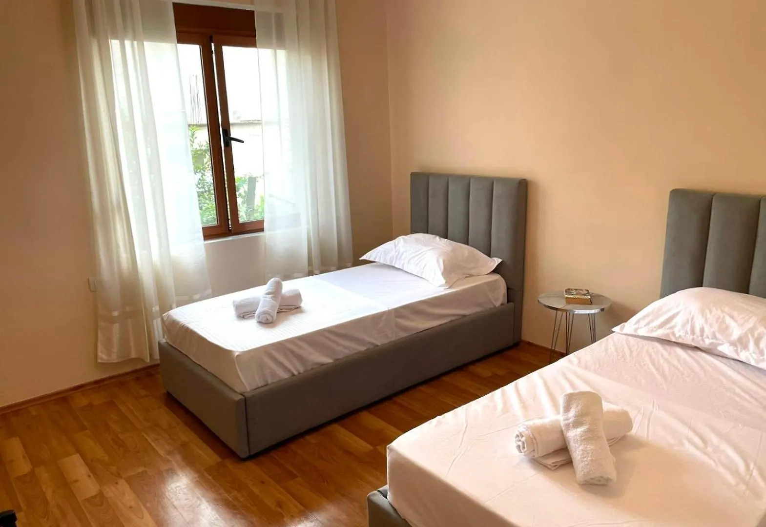 Skanderbeg Square Apartment 02 Tirana