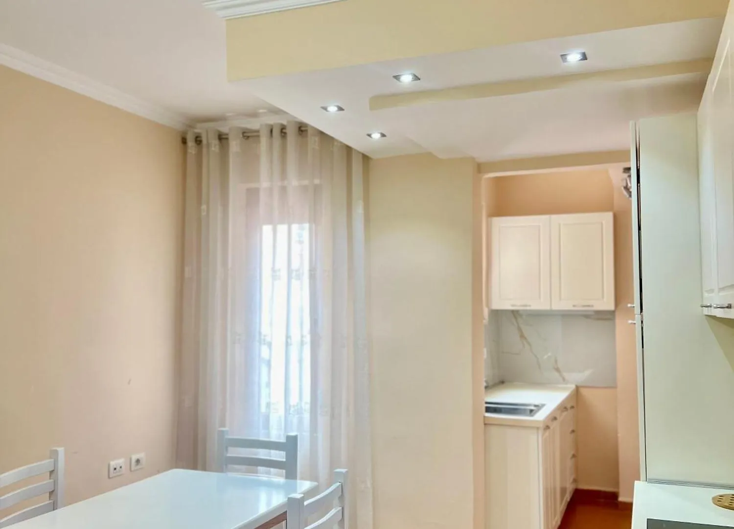 Skanderbeg Square Apartment 02 Tirana