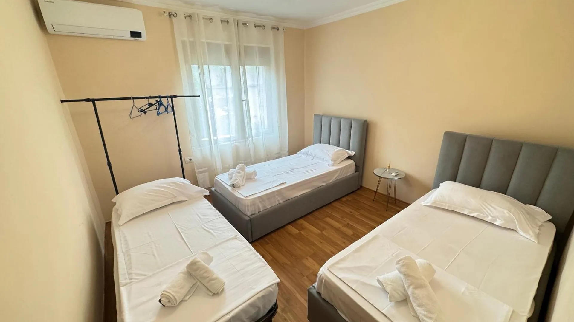Skanderbeg Square Apartment 02 Tirana